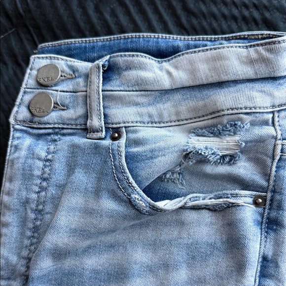 Light Wash Distressed Women's Jeans BKE PARKER - Picture 3 of 10